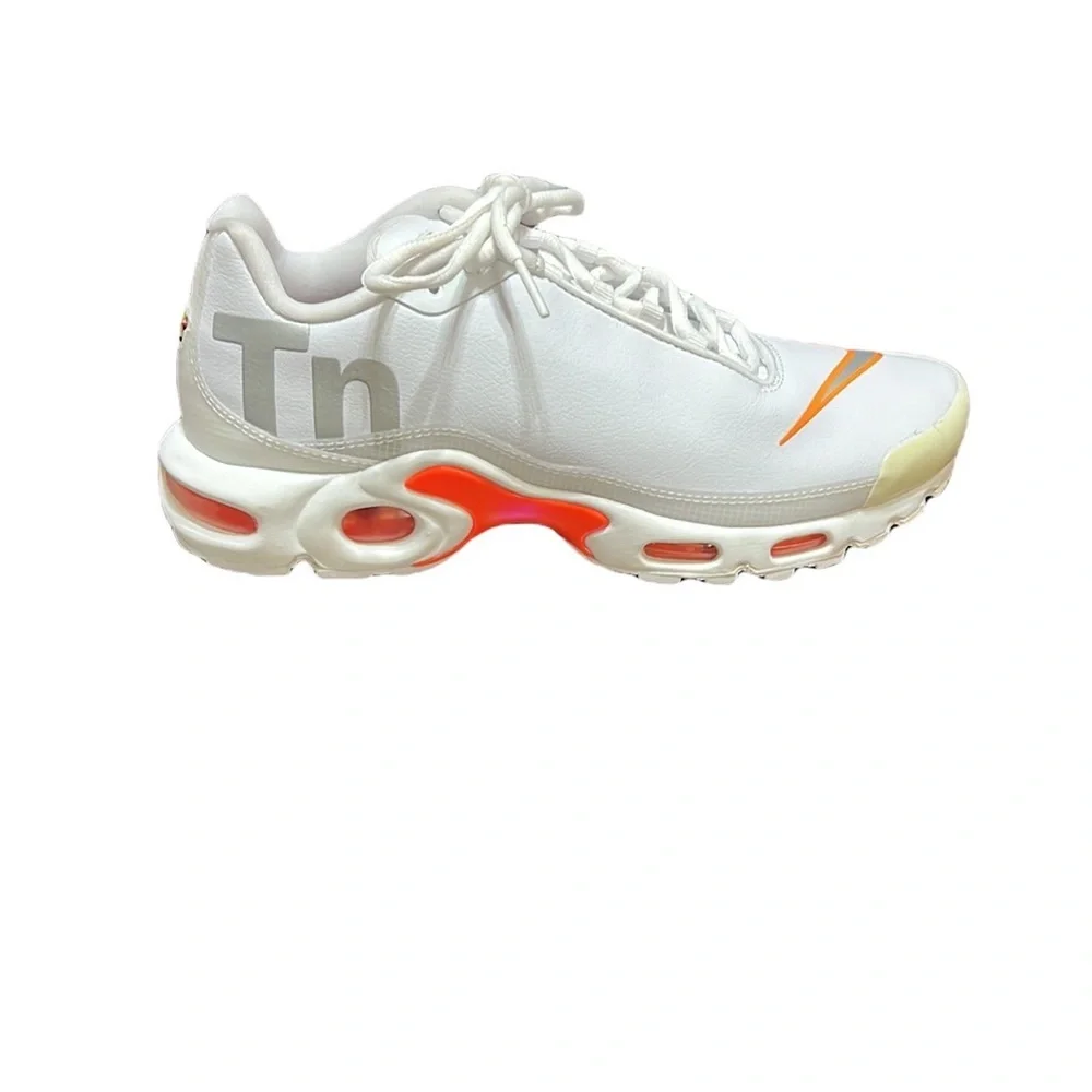 Nike Air Max Plus TN SE Big Logo White Silver Sneakers Size 8
